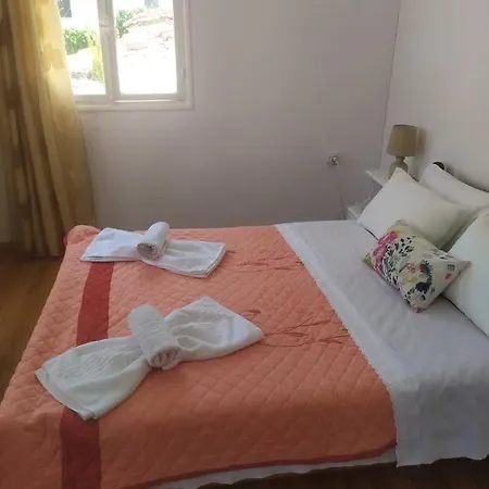 Eutyxia House In Walk To Center & Beaches Appartamento *