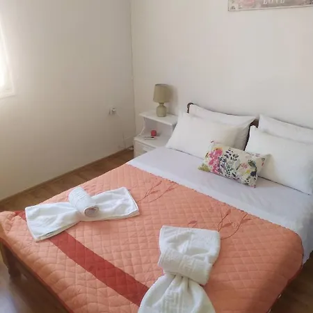 Eutyxia House In Walk To Center & Beaches Appartamento *